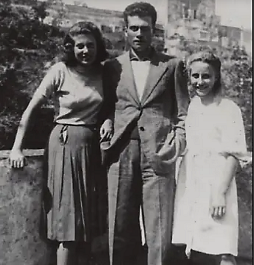 Salvo con la sorella Francesca e un’amica