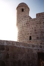 Antiche mura, Bahrain (Simone Valtorta, 1997)