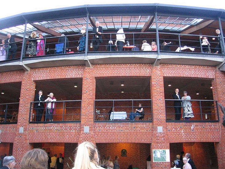 Esterno del teatro